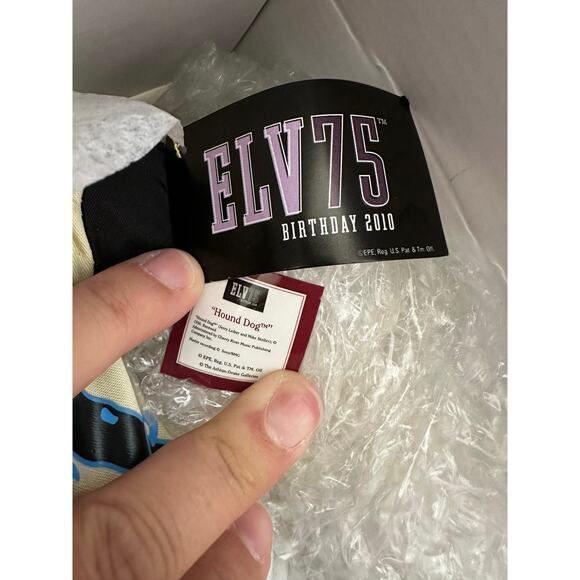 Ashton Drake 'Hound Dog' Elvis 75th Birthday "Baby Let's Rock" Collection Doll - Picture 6 of 12